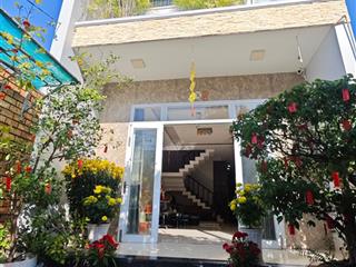 Chủ giảm 150tr bán nhanh nhà đẹp 3 tầng view thấy biển dt 117m2, đường oto 4,9m, sẵn sổ, giá 8 tỷ