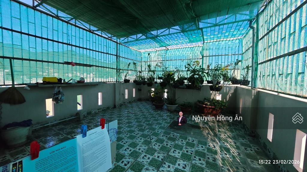 Chủ giảm 150tr bán nhanh nhà đẹp 3 tầng view thấy biển dt 117m2, đường oto 4,9m, sẵn sổ, giá 8 tỷ