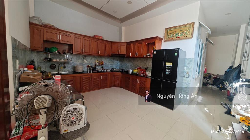 Chủ giảm 150tr bán nhanh nhà đẹp 3 tầng view thấy biển dt 117m2, đường oto 4,9m, sẵn sổ, giá 8 tỷ
