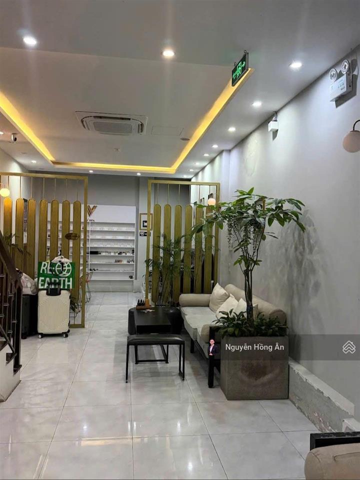 Bán nhà 4 tầng mặt tiền đường mê linh nha trang đang cho thuê sẵn dòng tiền 30tr/tháng giá 26,5 tỷ