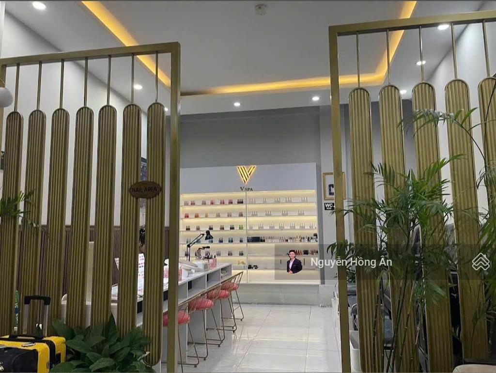 Bán nhà 4 tầng mặt tiền đường mê linh nha trang đang cho thuê sẵn dòng tiền 30tr/tháng giá 26,5 tỷ