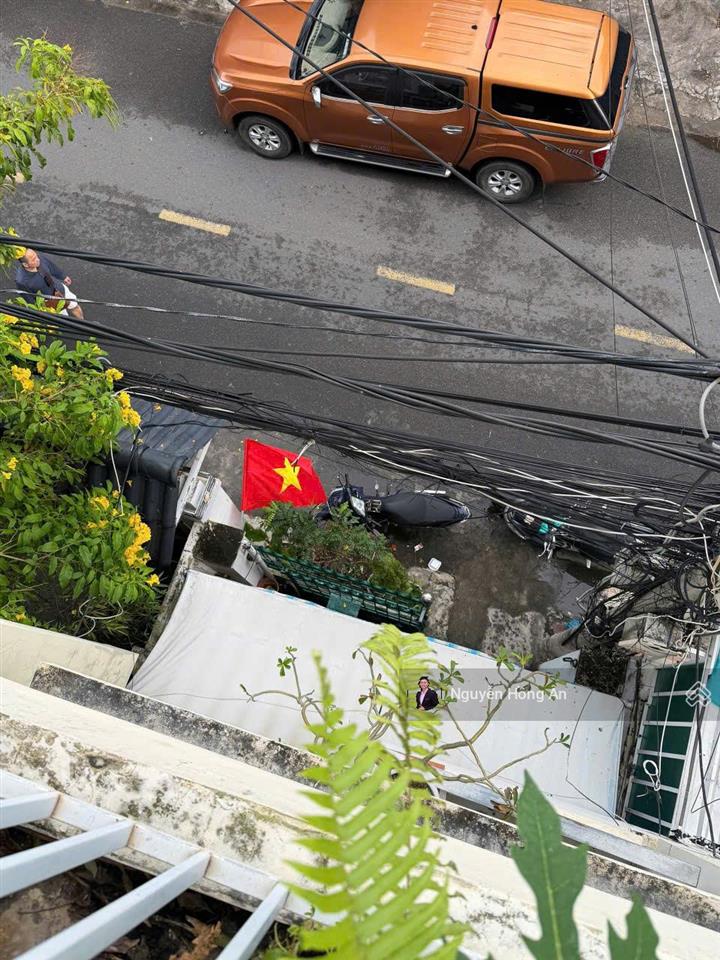 Bán nhà 3 tầng mặt tiền đường mê linh dt 92,2m2 vị trí đẹp, kinh doanh sầm uất, gần biển, 12,5 tỷ