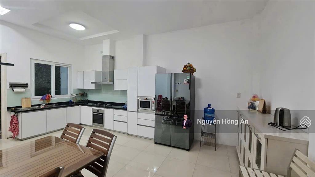 Bán nhanh nhà đẹp 3 tầng mặt tiền đường mê linh dt 108m2, vị trí đẹp, vừa ở vừa kinh doanh, 18 tỷ