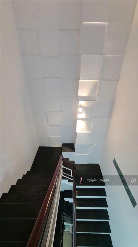 Bán nhanh nhà đẹp 3 tầng mặt tiền đường mê linh dt 108m2, vị trí đẹp, vừa ở vừa kinh doanh, 18 tỷ