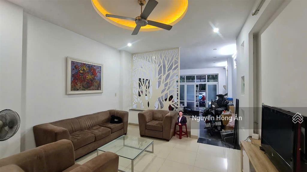 Bán nhanh nhà đẹp 3 tầng mặt tiền đường mê linh dt 108m2, vị trí đẹp, vừa ở vừa kinh doanh, 18 tỷ