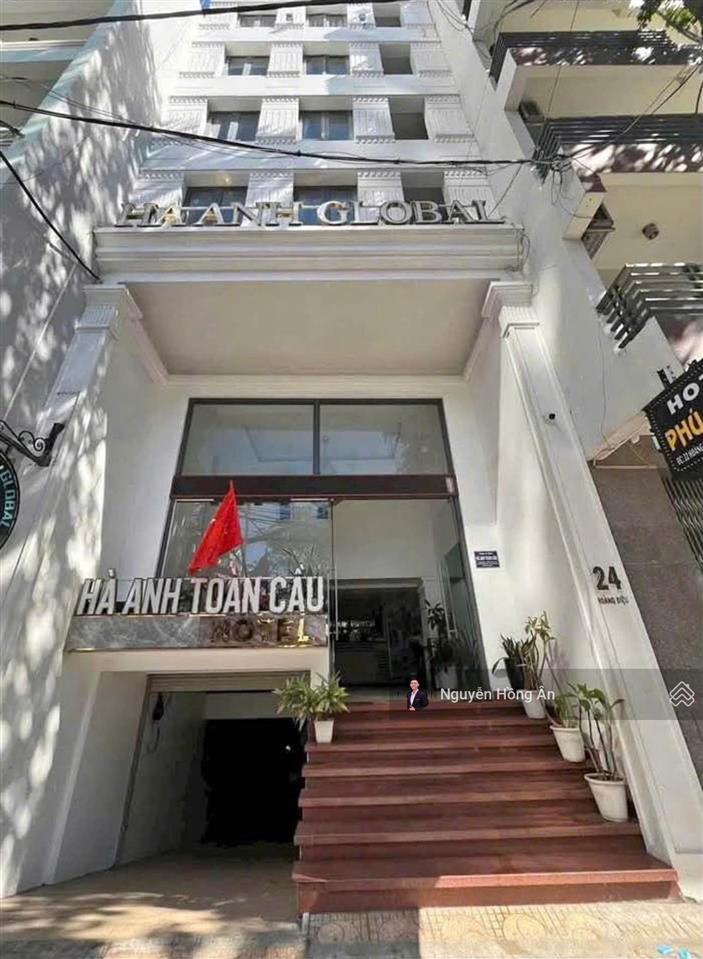 Bán khách sạn 6 tầng đường hoàng diệu 140,2m2, đang có dòng tiền 50tr/tháng, cách biển 300m, 35 tỷ