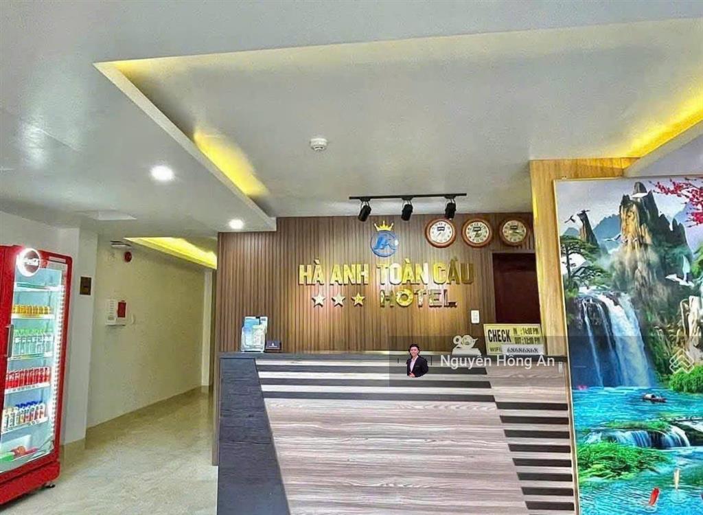 Bán khách sạn 6 tầng đường hoàng diệu 140,2m2, đang có dòng tiền 50tr/tháng, cách biển 300m, 35 tỷ