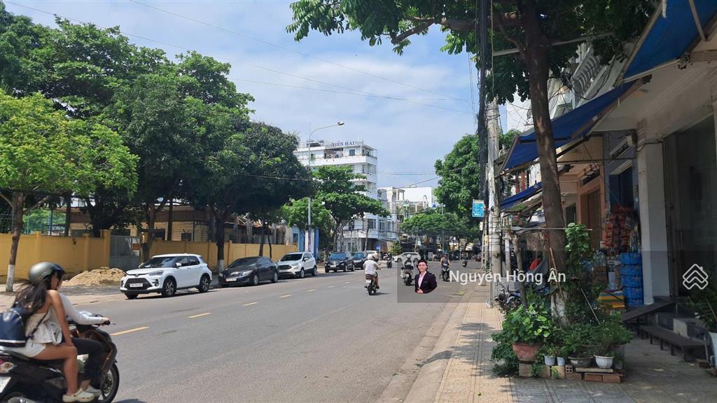 Bán nhà 3 tầng gần biển cạnh đường dã tượng, đang kinh doanh sẵn dòng tiền 22 triệu/tháng, 65tr/m2