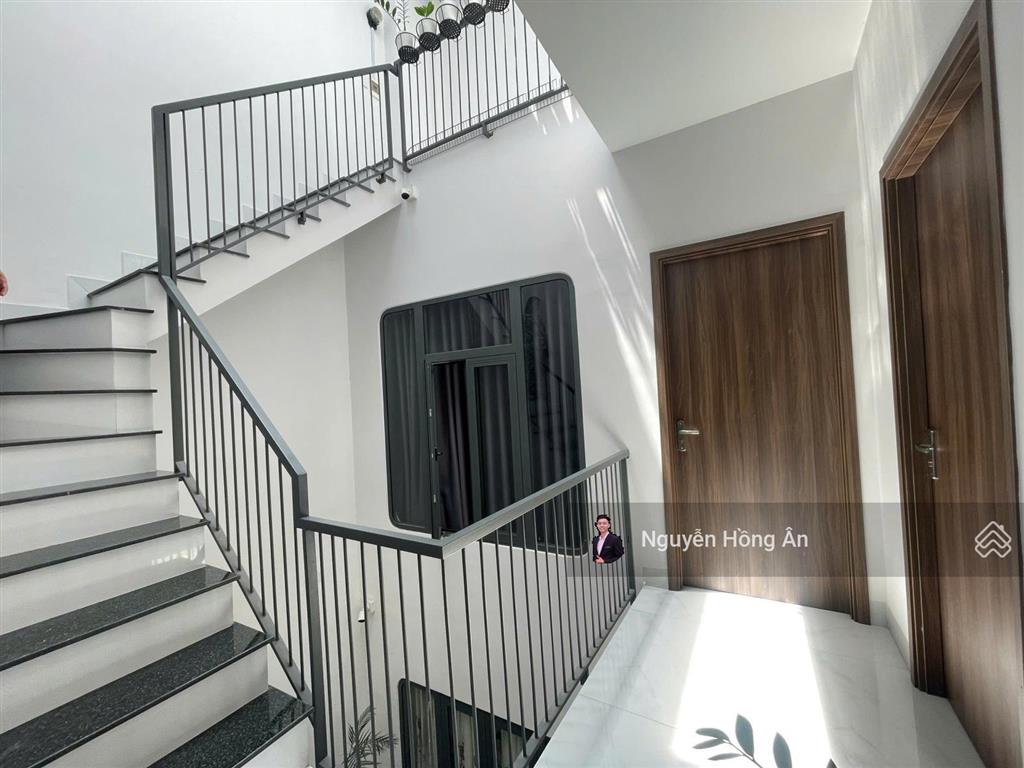 Bán nhà 3 tầng gần biển cạnh đường dã tượng, đang kinh doanh sẵn dòng tiền 22 triệu/tháng, 65tr/m2