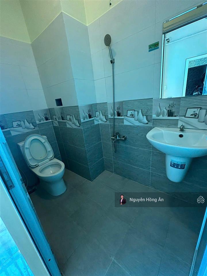 Hàng hiếm nhà 3 tầng kđt lê hồng phong 2 dt 64m2 sổ đỏ hoàn công, nội thất hiện đại, giá 7,75 tỷ