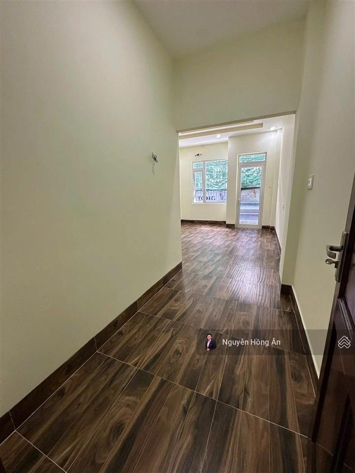 Hàng hiếm nhà 3 tầng kđt lê hồng phong 2 dt 64m2 sổ đỏ hoàn công, nội thất hiện đại, giá 7,75 tỷ
