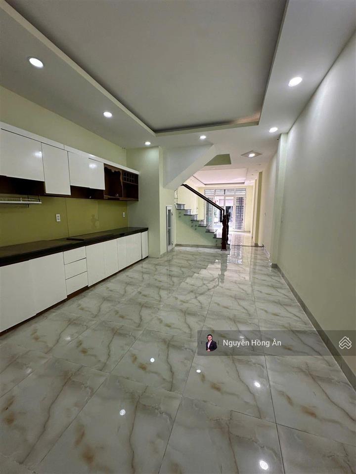 Hàng hiếm nhà 3 tầng kđt lê hồng phong 2 dt 64m2 sổ đỏ hoàn công, nội thất hiện đại, giá 7,75 tỷ