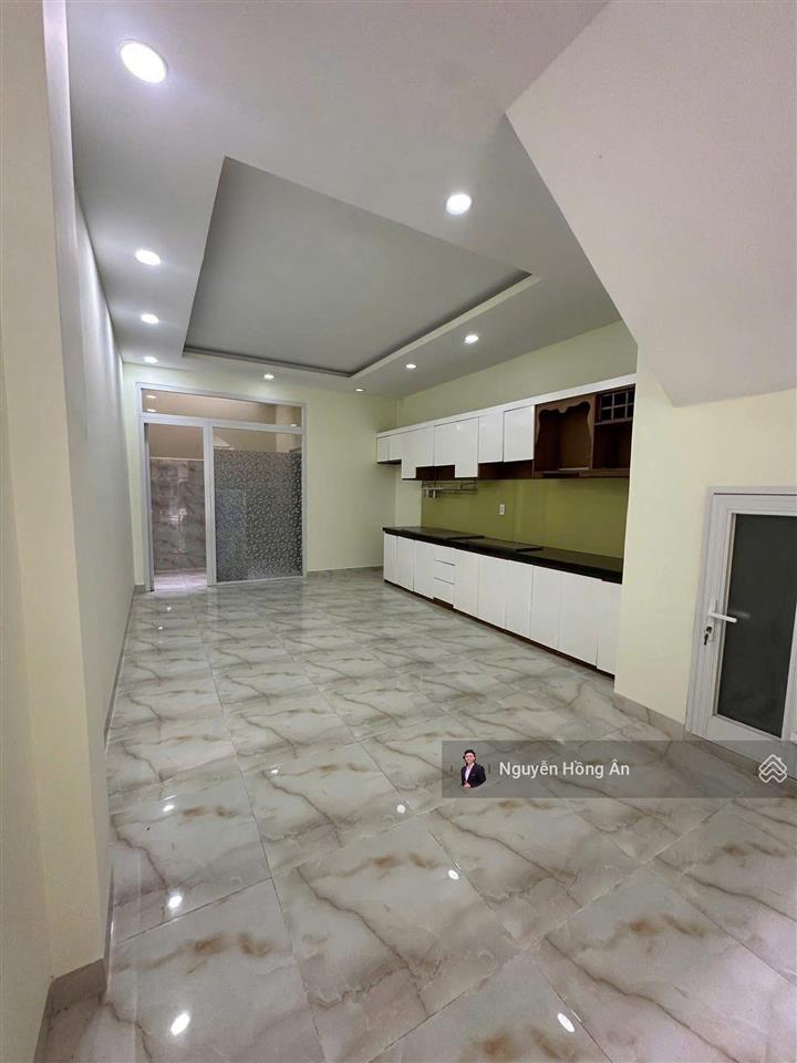 Hàng hiếm nhà 3 tầng kđt lê hồng phong 2 dt 64m2 sổ đỏ hoàn công, nội thất hiện đại, giá 7,75 tỷ