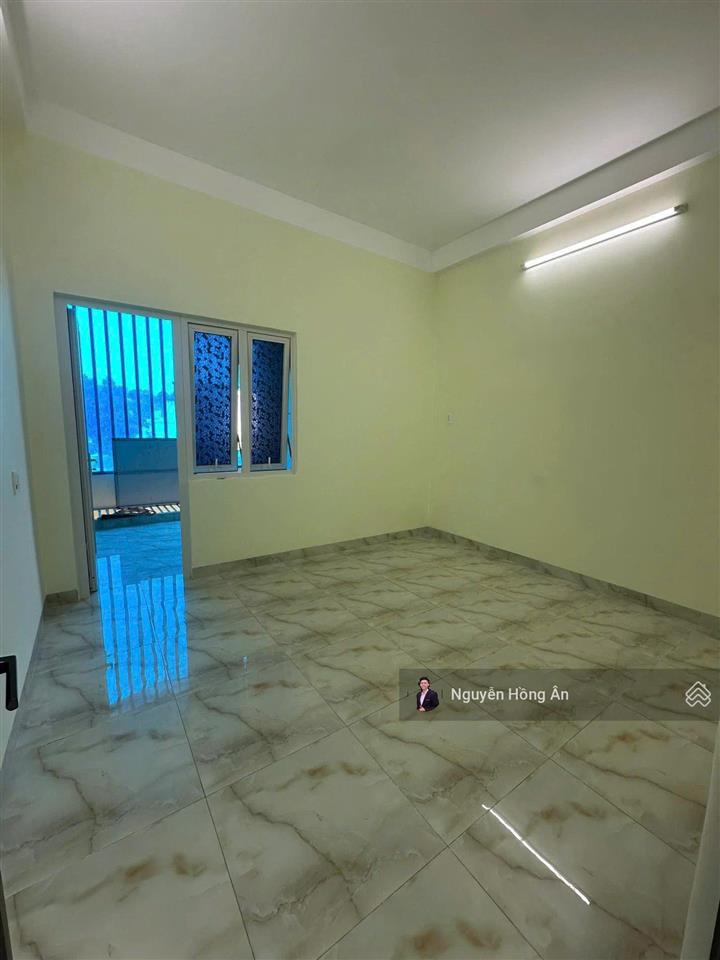 Hàng hiếm nhà 3 tầng kđt lê hồng phong 2 dt 64m2 sổ đỏ hoàn công, nội thất hiện đại, giá 7,75 tỷ