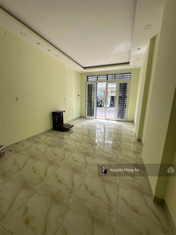 Hàng hiếm nhà 3 tầng kđt lê hồng phong 2 dt 64m2 sổ đỏ hoàn công, nội thất hiện đại, giá 7,75 tỷ