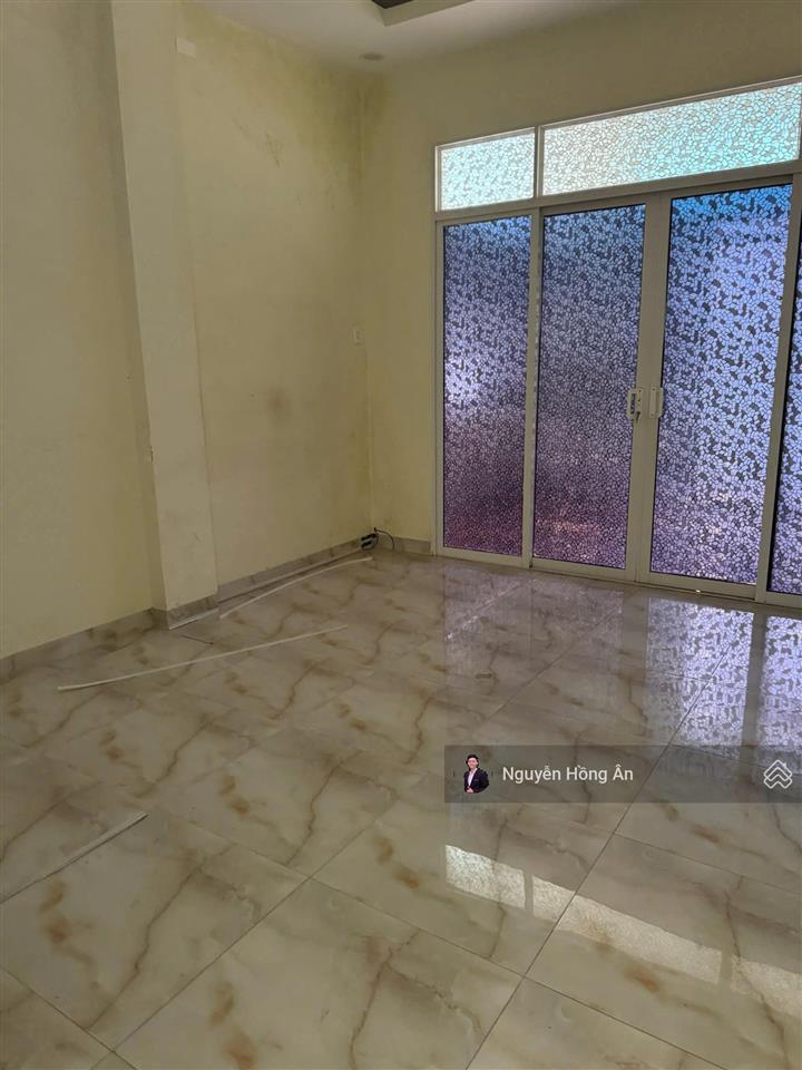 Hàng hiếm nhà 3 tầng kđt lê hồng phong 2 dt 64m2 sổ đỏ hoàn công, nội thất hiện đại, giá 7,75 tỷ