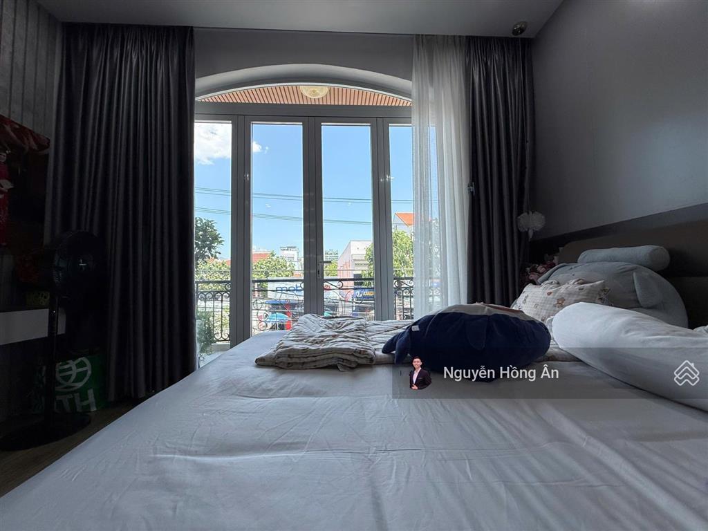 Bán nhà phố 4 tầng 2 mặt tiền trung tâm nha trang đẹp như villa, dòng tiền 30tr/tháng, chỉ 13,9 tỷ