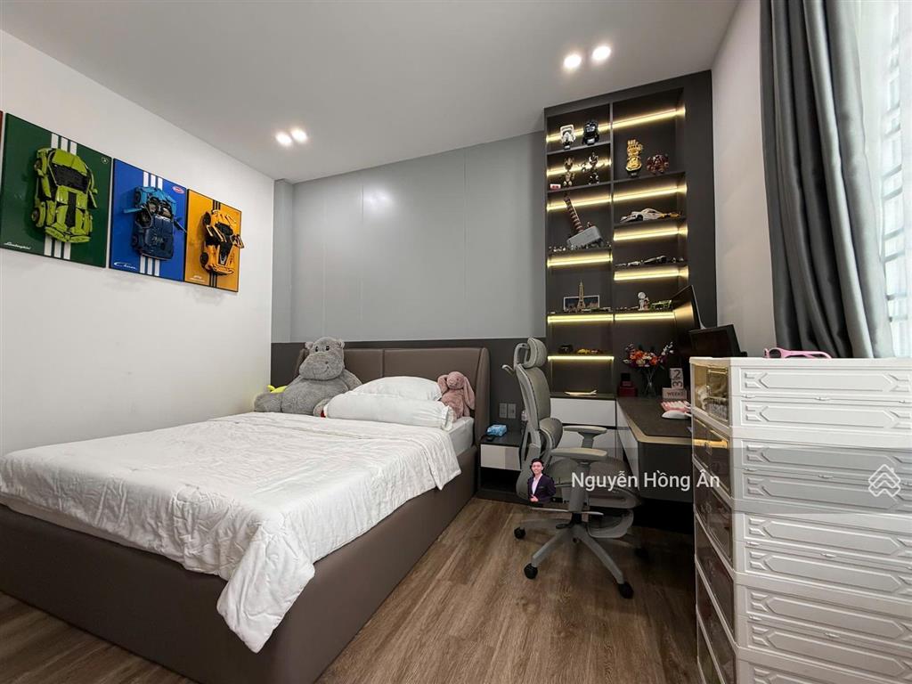 Bán nhà phố 4 tầng 2 mặt tiền trung tâm nha trang đẹp như villa, dòng tiền 30tr/tháng, chỉ 13,9 tỷ