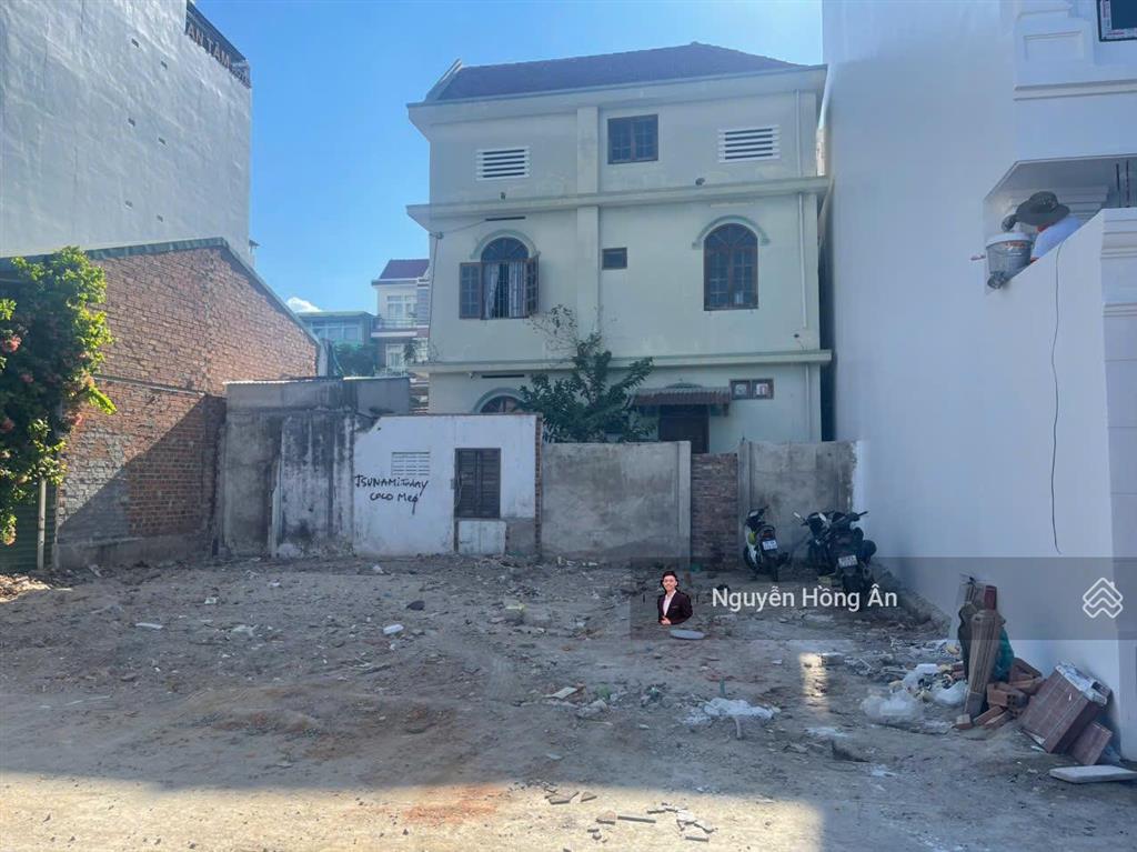 Bán nhanh lô đất đẹp cách biển vài chục mét tắm biển mỗi ngày, ngang 6,1m, đường ô tô 7m, chỉ 6,8tỷ