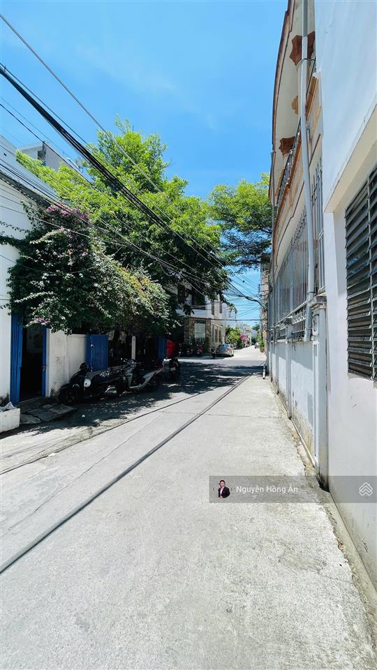 Bán nhà 3 tầng gần biển bắc nha trang dt 112m2, khu quân đội an ninh, sẵn dòng tiền 30tr/th, 12,8tỷ