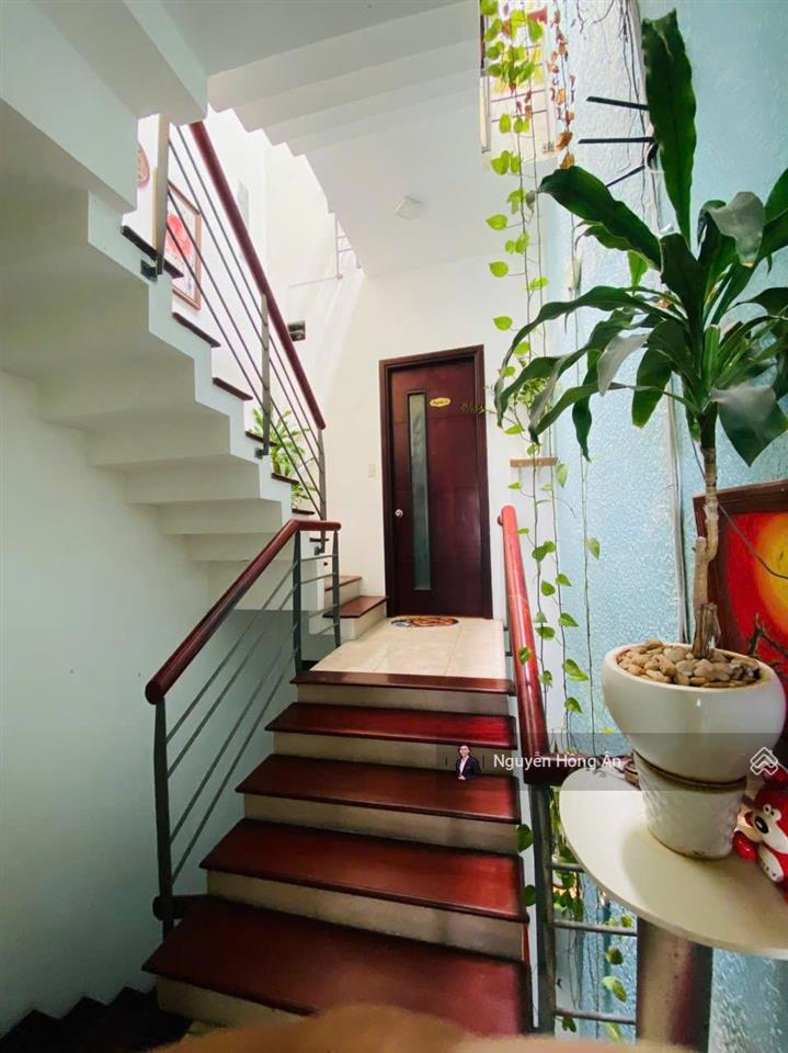 Bán nhà 4 tầng bắc nha trang cách biển 100m dt 50,4m2, có nội thất, tiện ích đầy đủ, 6,5 tỷ