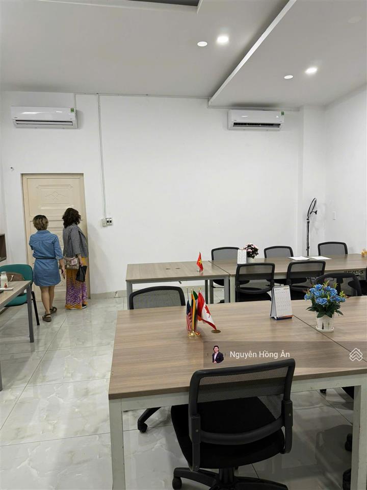 Bán nhà mặt tiền 23/10 ngay nút giao thông ngọc hội, dòng tiền 20tr/th, ngang 6m đẹp, giá rẻ 7,3 tỷ