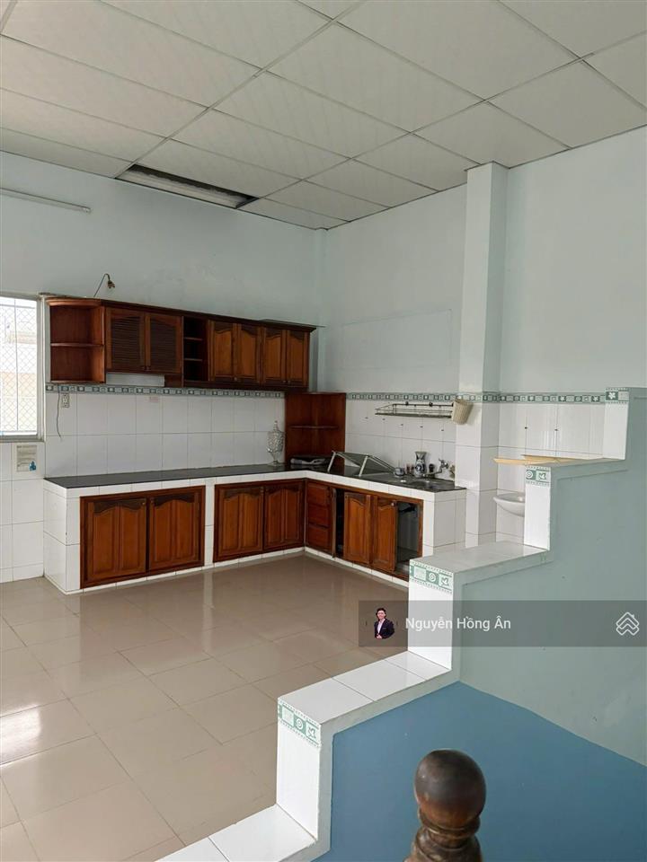Bán nhà mặt tiền 23/10 ngay nút giao thông ngọc hội, dòng tiền 20tr/th, ngang 6m đẹp, giá rẻ 7,3 tỷ