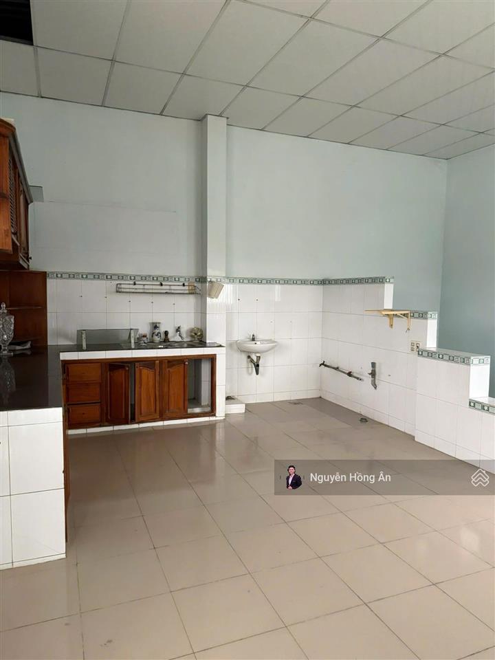 Bán nhà mặt tiền 23/10 ngay nút giao thông ngọc hội, dòng tiền 20tr/th, ngang 6m đẹp, giá rẻ 7,3 tỷ
