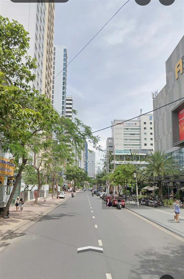 Hạ giá 500tr bán nhanh căn nhà ngõ phố tây đường hùng vương, ngang 4m nở hậu, gần biển, 14,5 tỷ