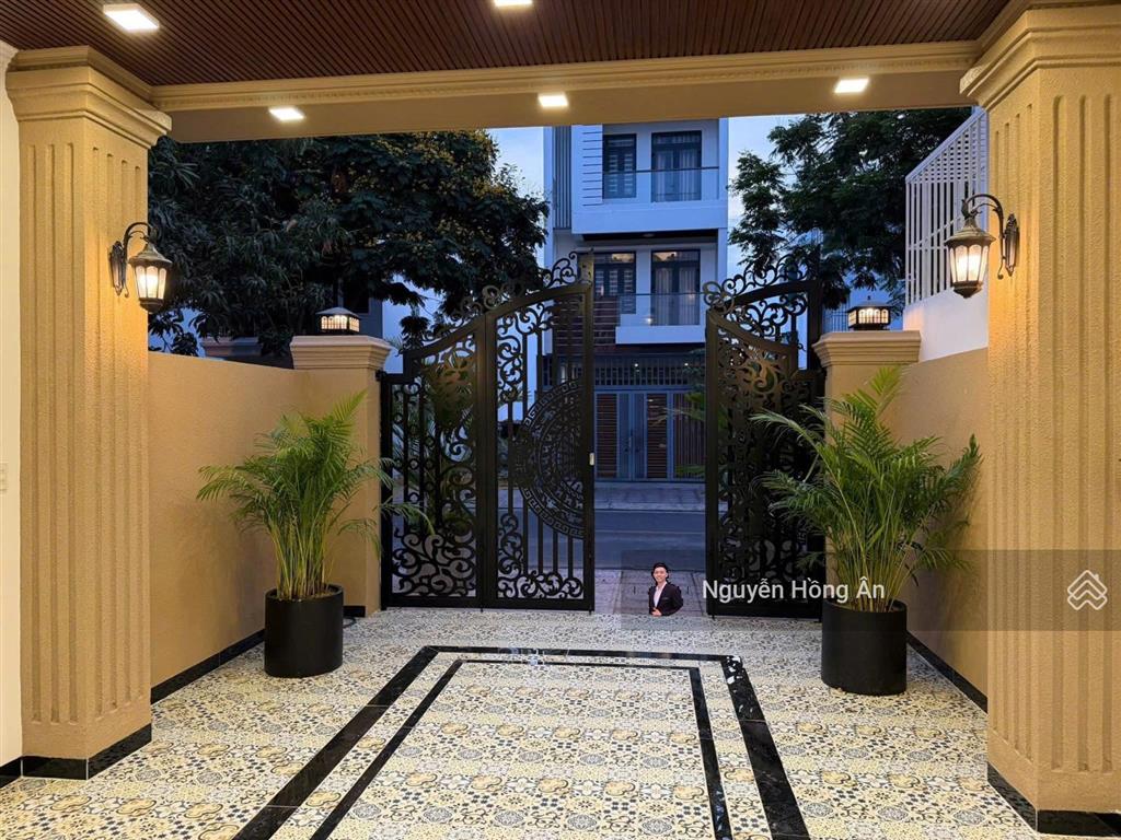 Bán nhà đẹp 3 tầng tân cổ điển mặt tiền đường 13m kđt hà quang 2, gần sông, giá tốt chỉ 10,5 tỷ