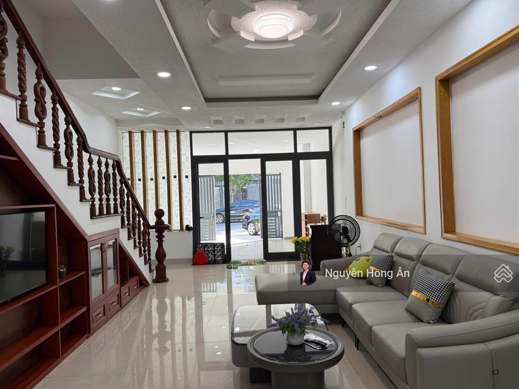 Bán nhà đẹp 4 tầng mới tinh phước long dt 102,5m2, full nội thất, dòng tiền 35tr/tháng, giá 11,5 tỷ