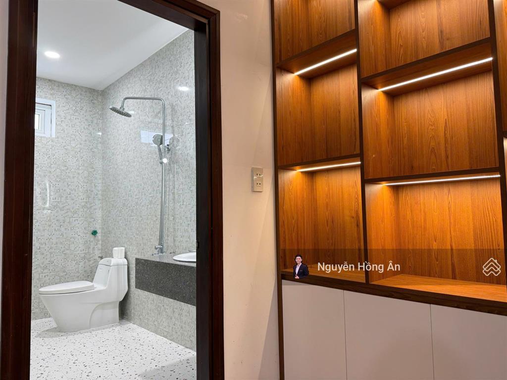 Bán nhà đẹp 4 tầng mới tinh phước long dt 102,5m2, full nội thất, dòng tiền 35tr/tháng, giá 11,5 tỷ