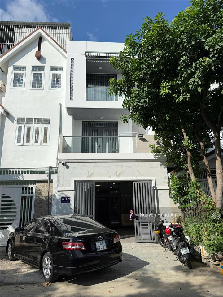 Bán nhà đẹp 4 tầng mới tinh phước long dt 102,5m2, full nội thất, dòng tiền 35tr/tháng, giá 11,5 tỷ