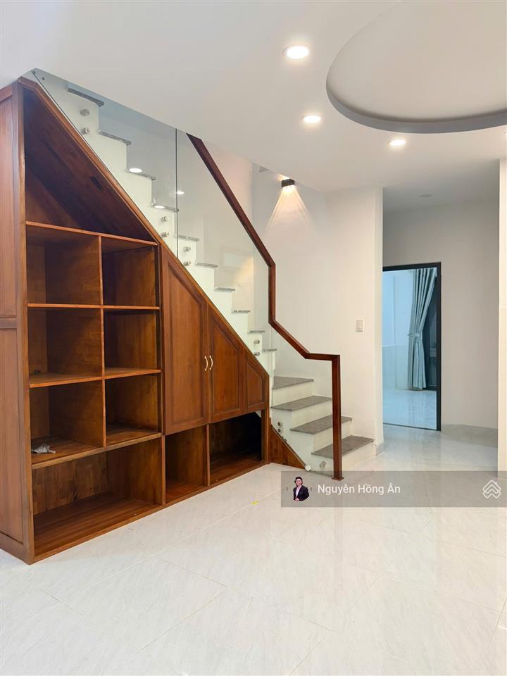 Bán nhà 2 tầng mặt tiền kinh doanh đường vạn hoà dt 87,4m2, gần chợ đầm, gần biển, giá 8,8 tỷ có tl