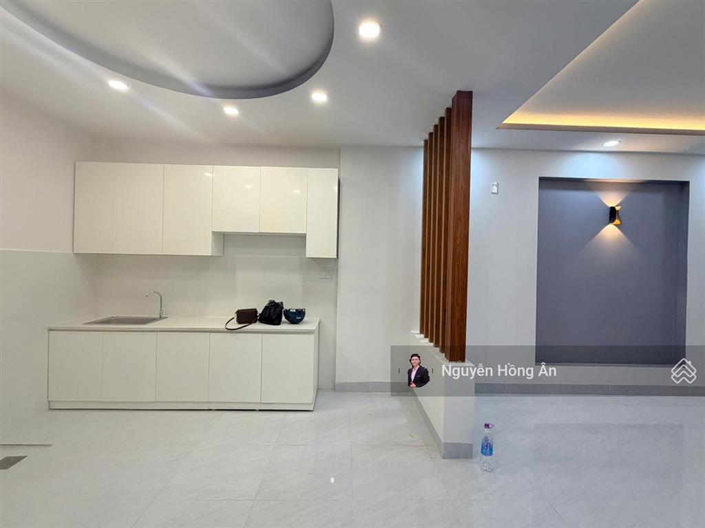 Bán nhà 2 tầng mặt tiền kinh doanh đường vạn hoà dt 87,4m2, gần chợ đầm, gần biển, giá 8,8 tỷ có tl
