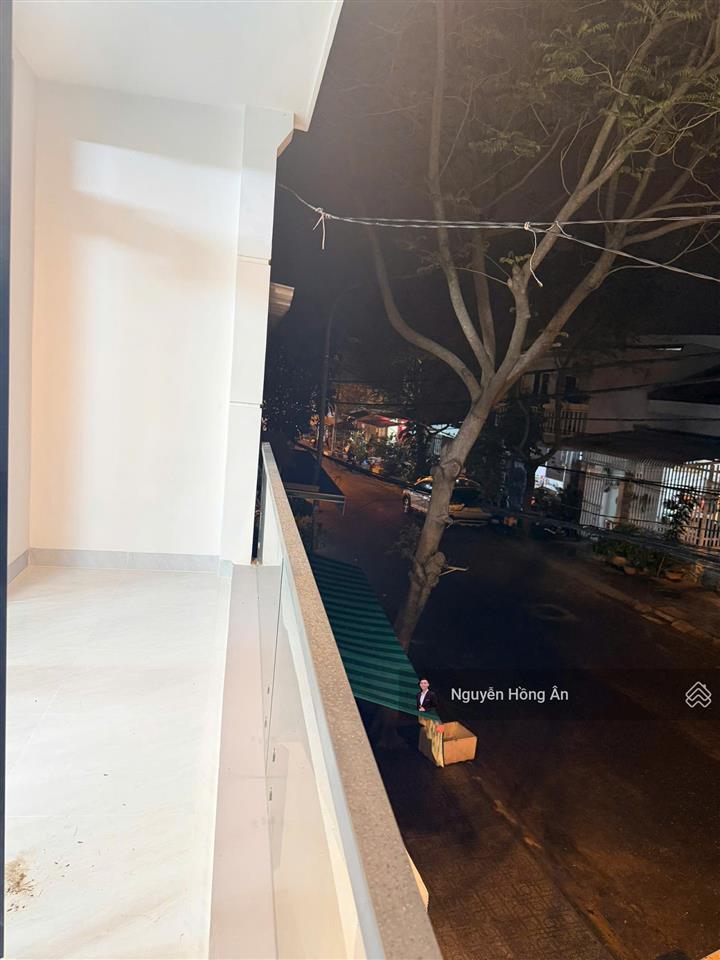 Bán nhà 2 tầng mặt tiền kinh doanh đường vạn hoà dt 87,4m2, gần chợ đầm, gần biển, giá 8,8 tỷ có tl