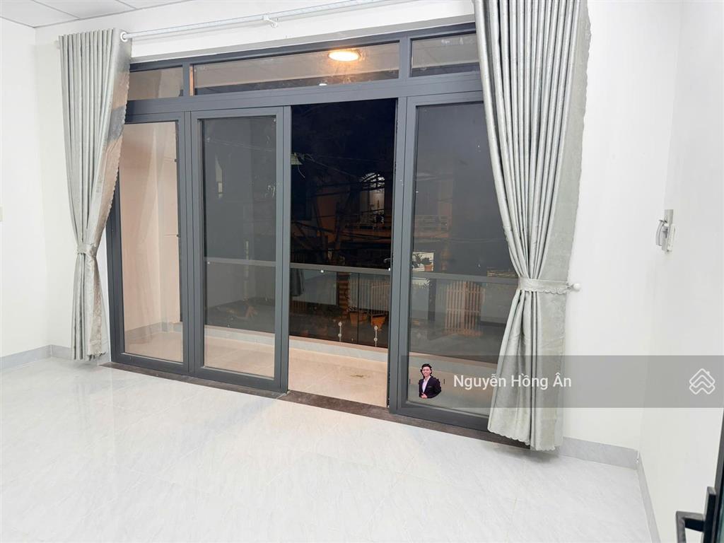 Bán nhà 2 tầng mặt tiền kinh doanh đường vạn hoà dt 87,4m2, gần chợ đầm, gần biển, giá 8,8 tỷ có tl