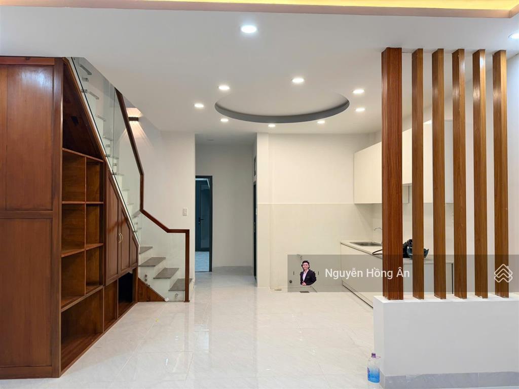 Bán nhà 2 tầng mặt tiền kinh doanh đường vạn hoà dt 87,4m2, gần chợ đầm, gần biển, giá 8,8 tỷ có tl