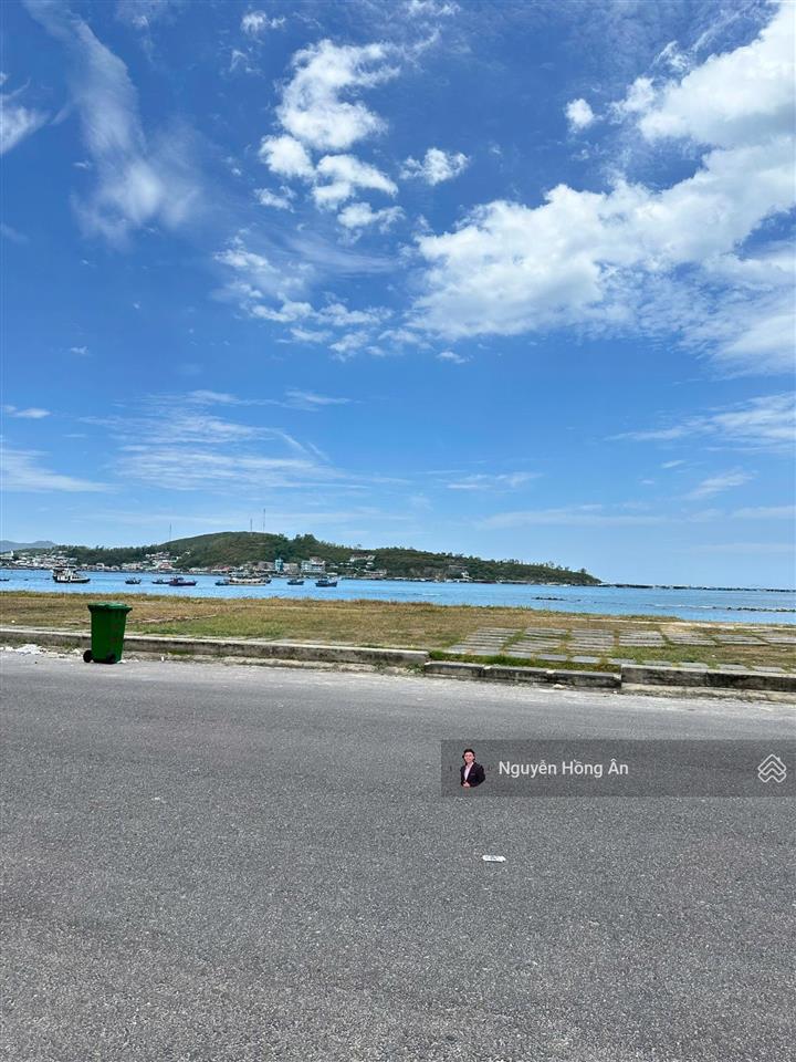 Bán biệt thự 3 tầng vị trí vip  trực diện biển nha trang kđt an viên nha trang  300 tỷ
