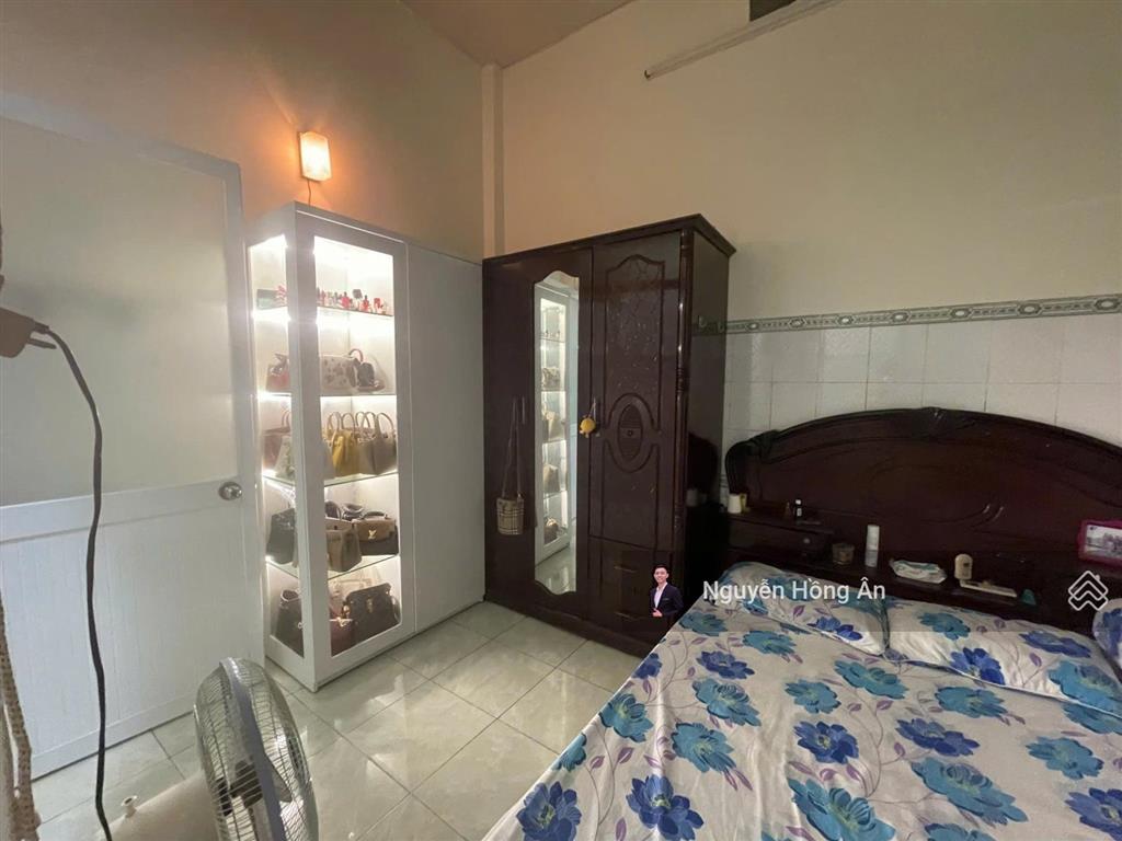 Bán nhà cấp 4 mới đường hoàn kiếm dt 61,2m2, đường ô tô 7m, kdc đông đúc, gần chợ, giá 7,8 tỷ tl