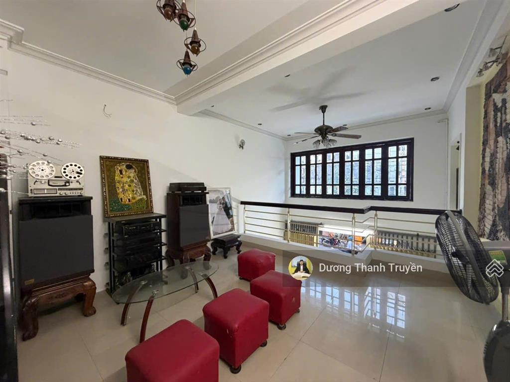 Hạ giá bán nhanh nhà 3 tầng mặt tiền ngô đức kế cạnh chợ xóm mới, vị trí đắc địa, giá 13,5 tỷ
