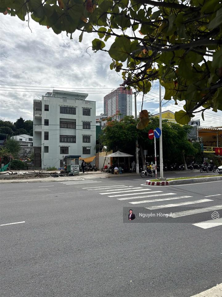 Bán đất góc 2 mặt tiền phạm văn đồng view trực diện biển, nhìn thẳng ra hòn chồng, giá 350 triệu/m2