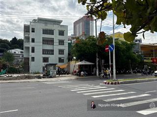 Bán đất góc 2 mặt tiền phạm văn đồng view trực diện biển, nhìn thẳng ra hòn chồng, giá 350 triệu/m2