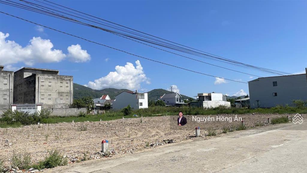 Bán đất mặt tiền hương lộ 45 thôn trung, vĩnh phương, vuông vức, sổ riêng từng lô, giá từ 1,5 tỷ
