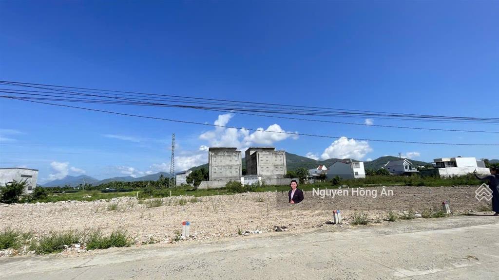 Bán đất mặt tiền hương lộ 45 thôn trung, vĩnh phương, vuông vức, sổ riêng từng lô, giá từ 1,5 tỷ