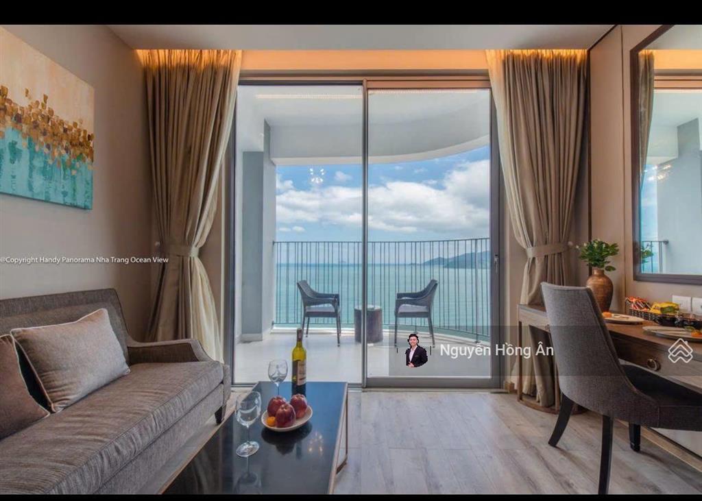 Cần tiền bán nhanh căn studio panorama view trực diện biển trần phú, full nội thất, giá 3,15 tỷ