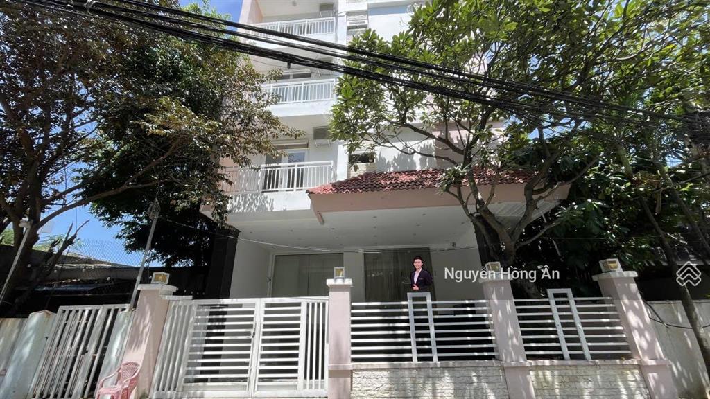 Bán tòa căn hộ 7 tầng view biển cạnh đại học nha trang, dòng tiền 50 triệu/tháng, giá 49 tỷ có tl