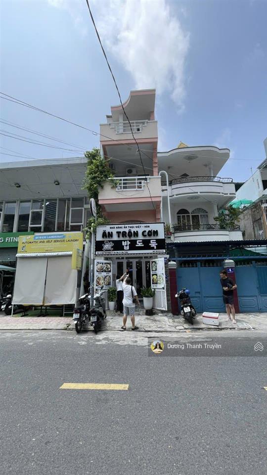 Bán nhà 4 tầng mặt tiền ngô thời nhiệm vị trí kd sầm uất, cách biển 500m, dòng tiền 33tr/th, 15,9tỷ