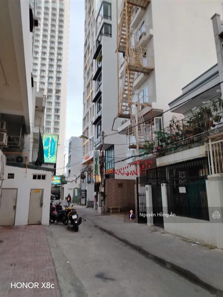Bán nhà 2 tầng vừa ở vừa cho thuê phường lộc thọ dt 144m2, đường rộng 5m, cách biển 100m, 32,5 tỷ