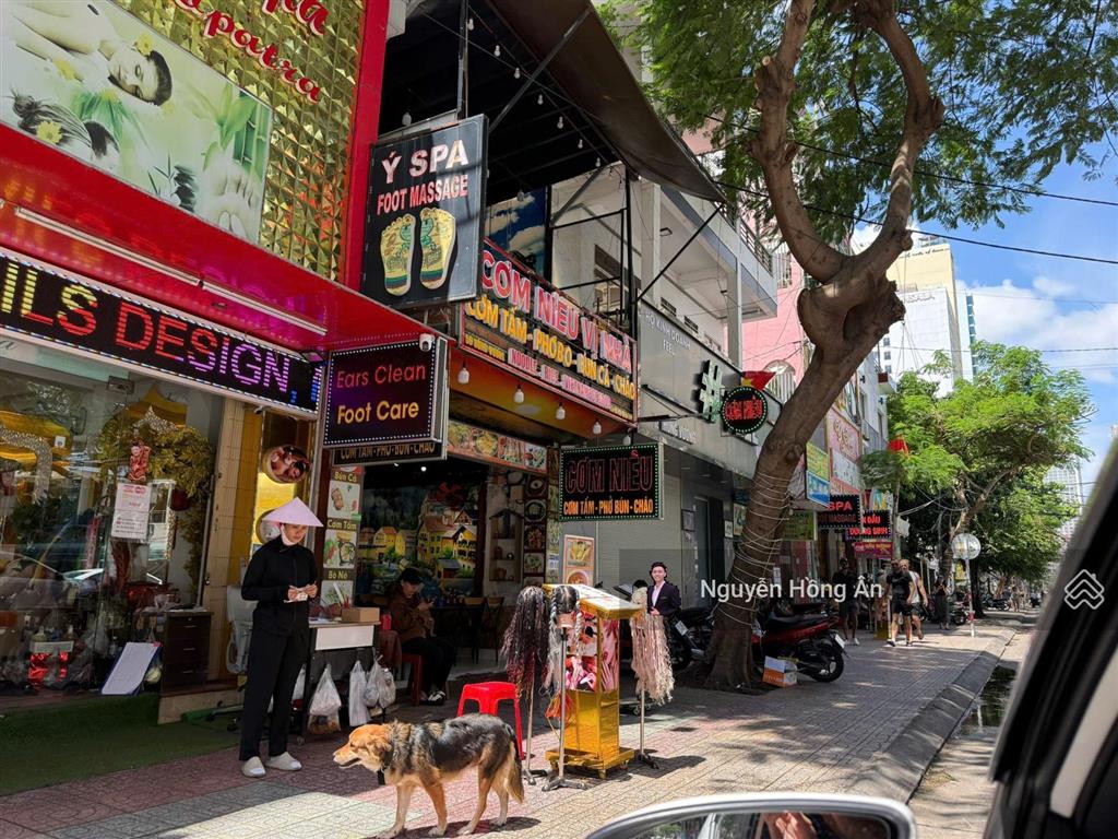 Bán nhanh căn nhà 3 tầng mặt tiền hùng vương dt 130m2, nở hậu, khu phố tây sầm uất, giá 70 tỷ tl